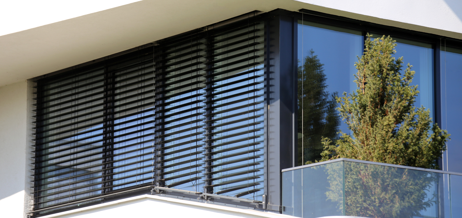 brise-soleil-orientable-ou-volet-roulant